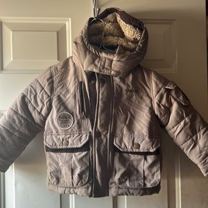 OshKosh winter coat. Size 3T boys.